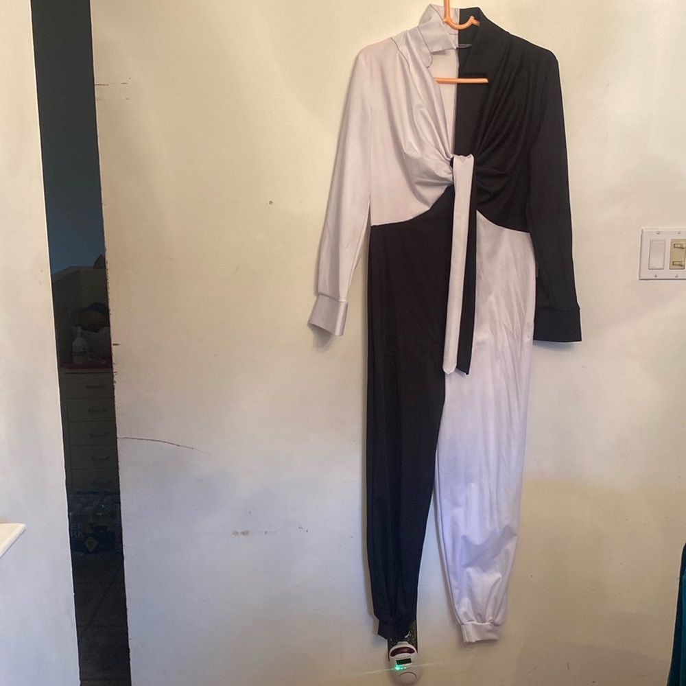 Beautiful, black and white jumper